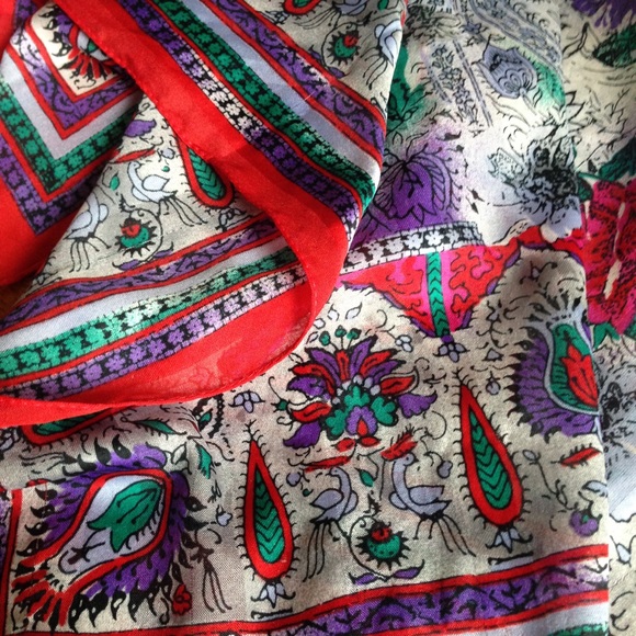 💥3/$15 Square Paisley & Floral Scarf - Picture 5 of 8